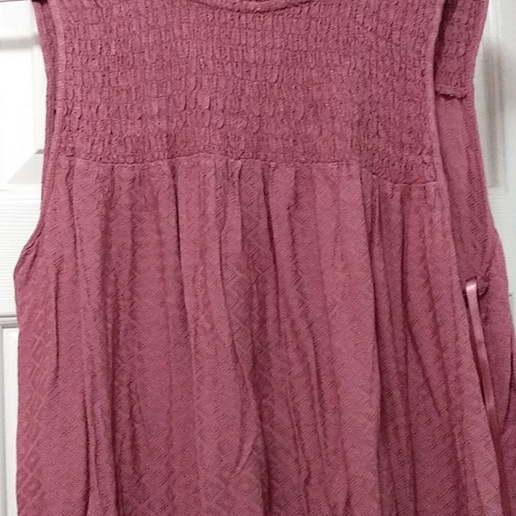 Top - Picture 2 of 3